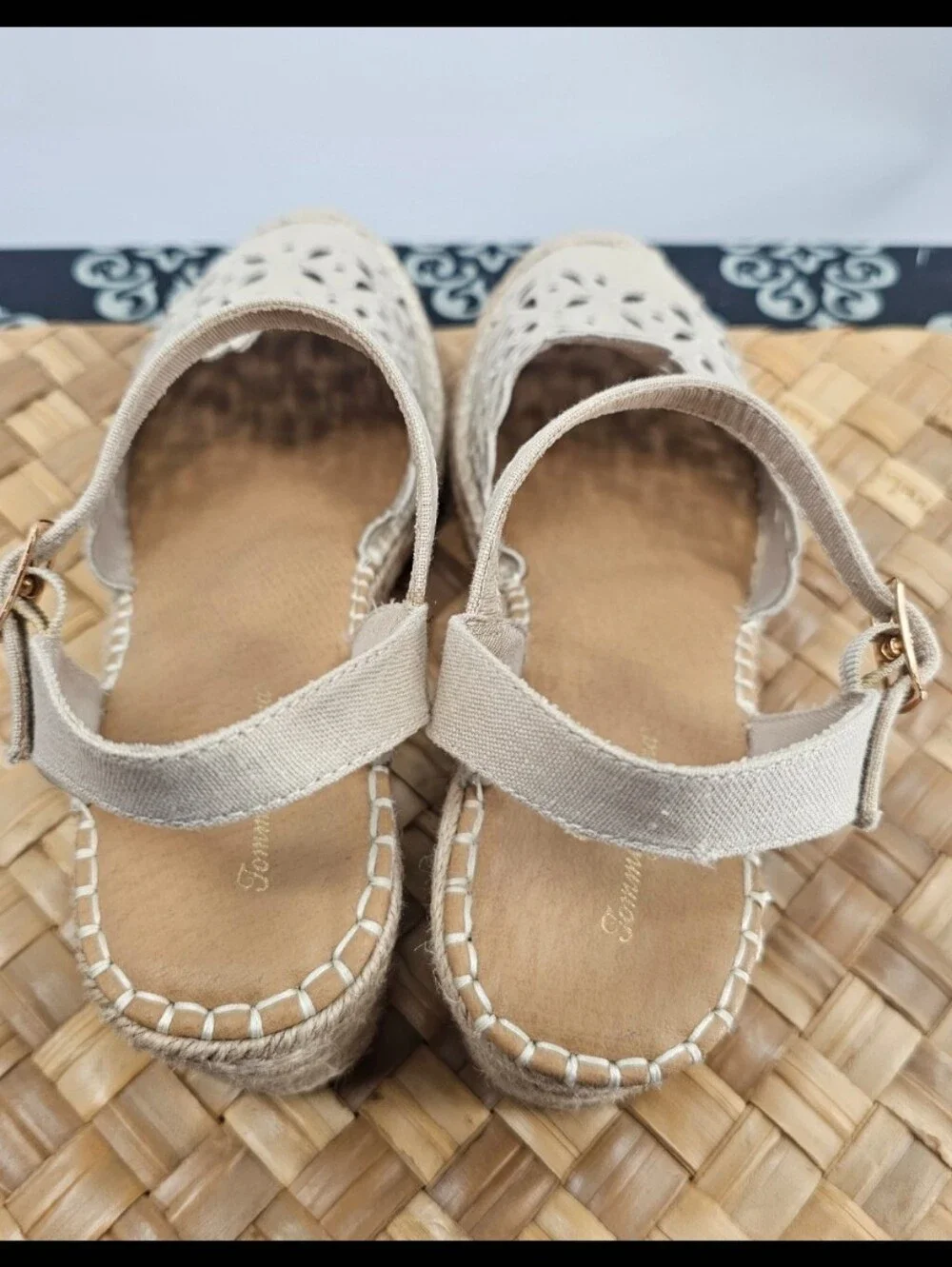 Western Eyelet Espadrille Cream Sandal Size 10